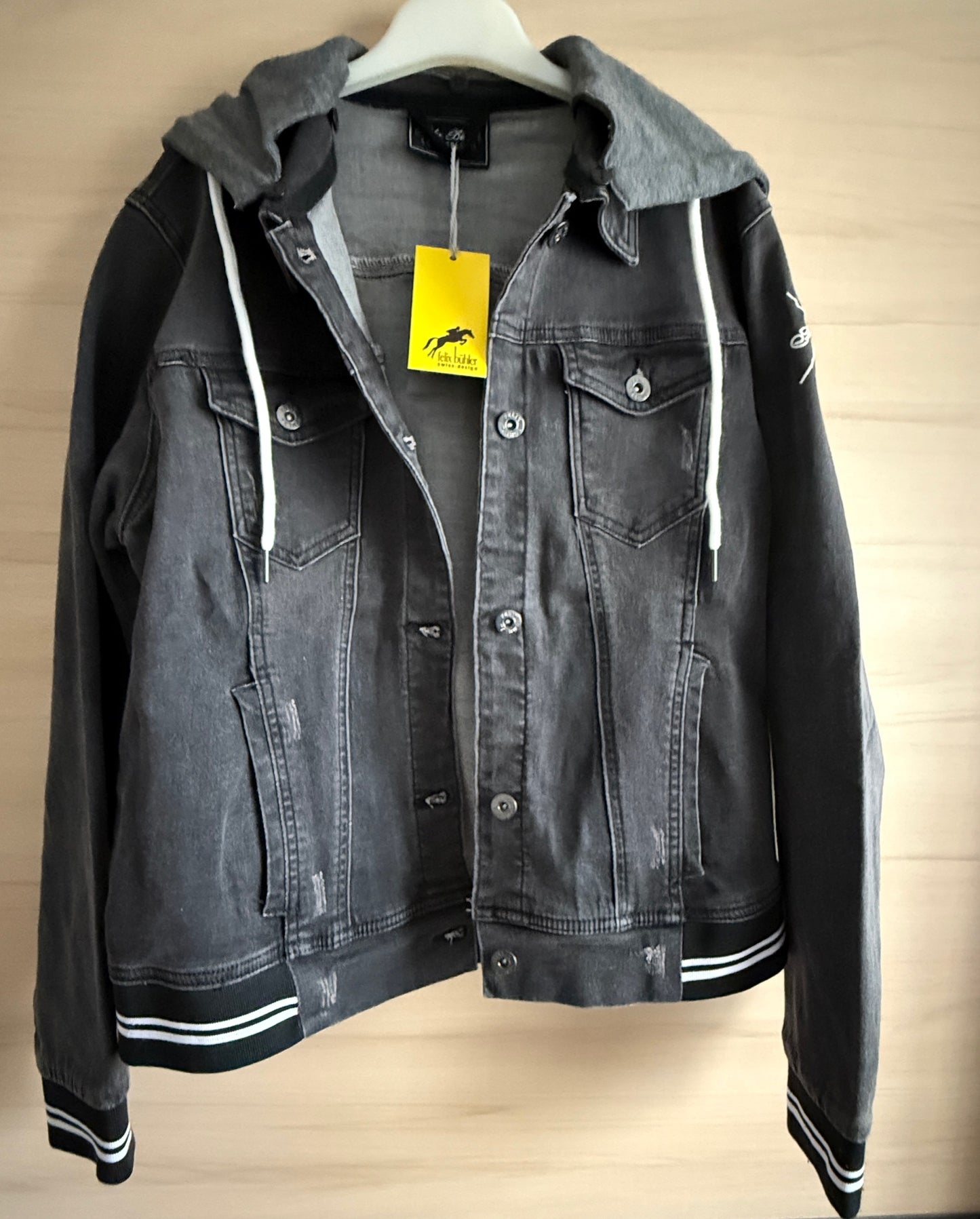 Freizeit und Sportjacke von Felix Bühler - Swiss Design